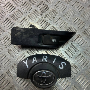 Ручка лючка бензобака Toyota Yaris (2005-2010) 7730652040