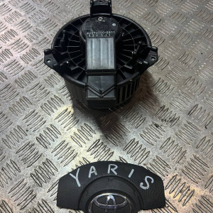 Моторчик пічки Toyota Yaris (2005-2010) AV2727000311/ 8710352141
