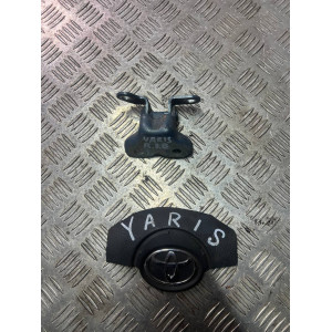 Петля двери задней правой верх Toyota Yaris (2005-2010) 6875005020