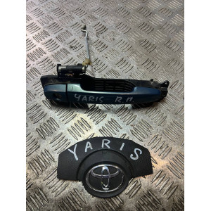 Ручка двери передняя правая Toyota Yaris (2005-2010) 692010D010