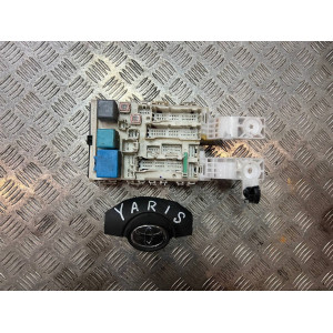 Блок предохранителей Toyota Yaris (2005-2010) 1,3 МКПП 8273052541