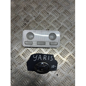 Плафон освещения салона Toyota Yaris (2011-2014) 812600D070B0	