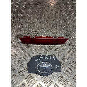 Фонарь стоп-сигнал в багажник Toyota Yaris (2011-2014) 815700D150