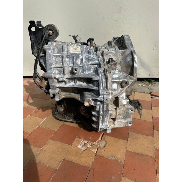 Коробка передач Toyota Yaris (2011-2014) 3040052340